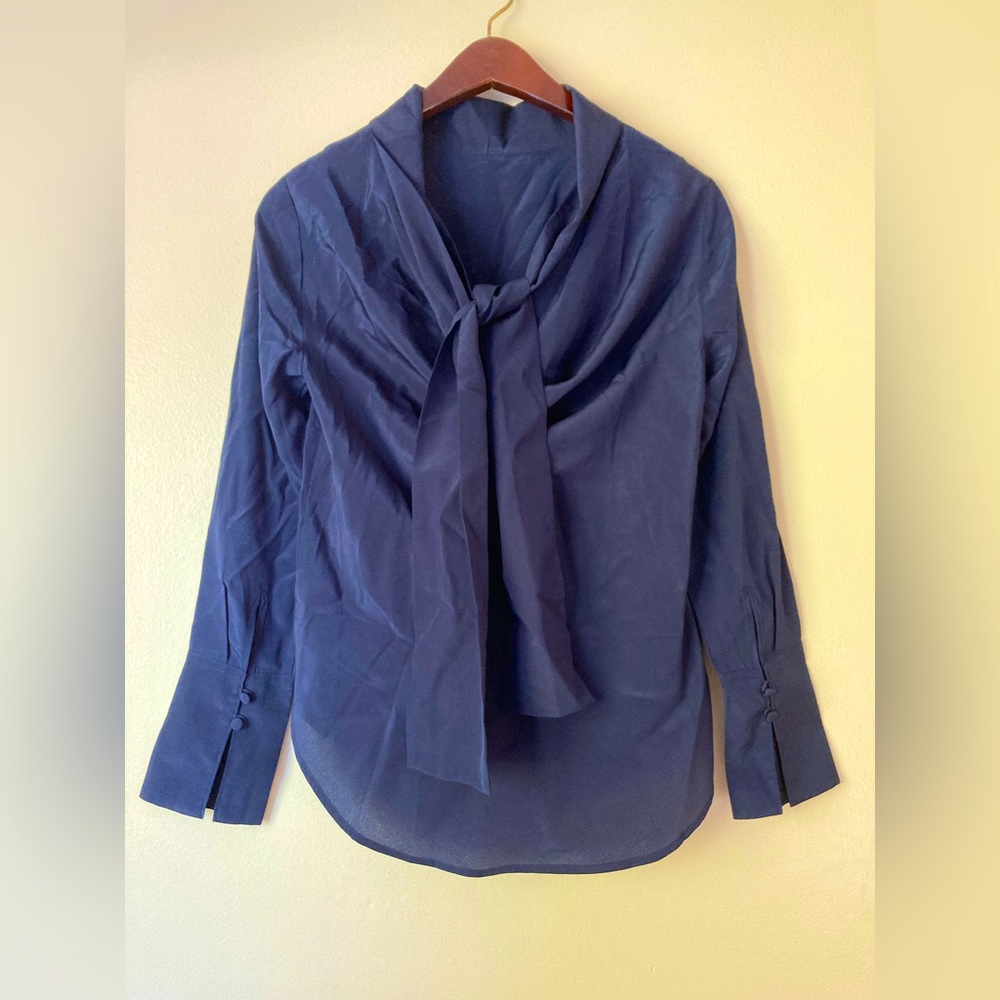 J.Crew 100% silk neck tie blouse size 00 in Navy